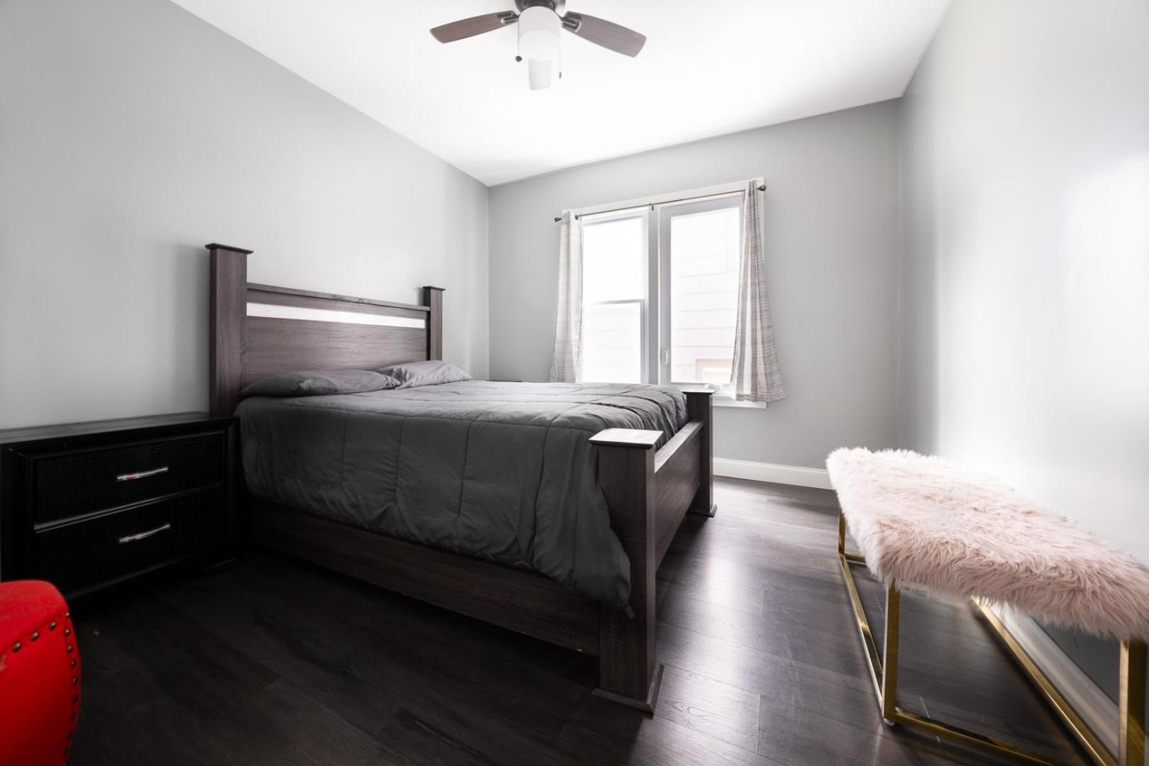 The Maid of the Mist Villa: Niagara Falls Retreat with Private Yard Exterior photo